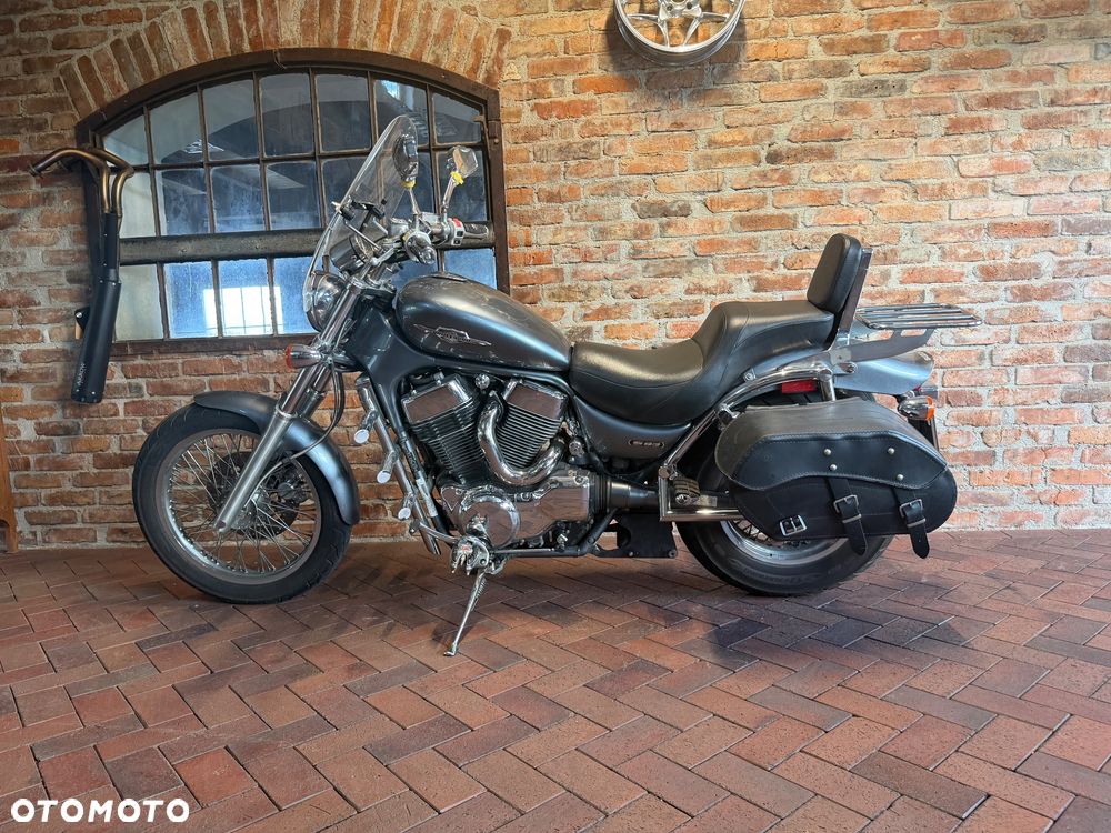 Suzuki Intruder - 2