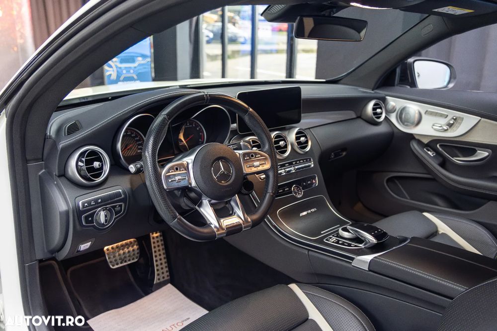 Mercedes-Benz C 63 AMG - 32
