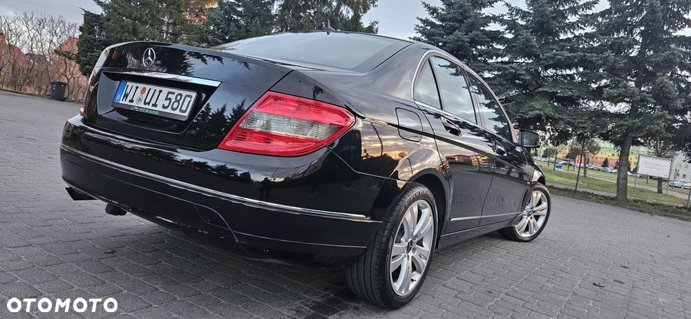 Mercedes-Benz Klasa C 180 BlueEFFICIENCY Avantgarde - 13