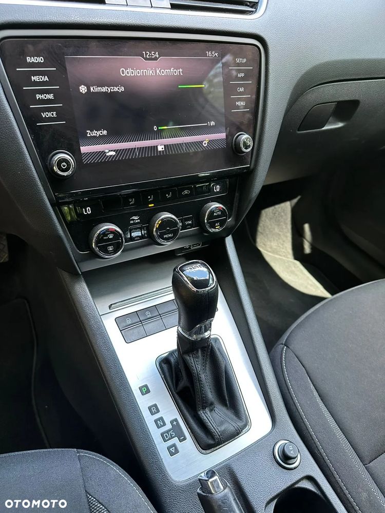 Skoda Octavia 2.0 TDI Ambition DSG - 19