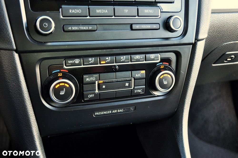 Volkswagen Golf - 32