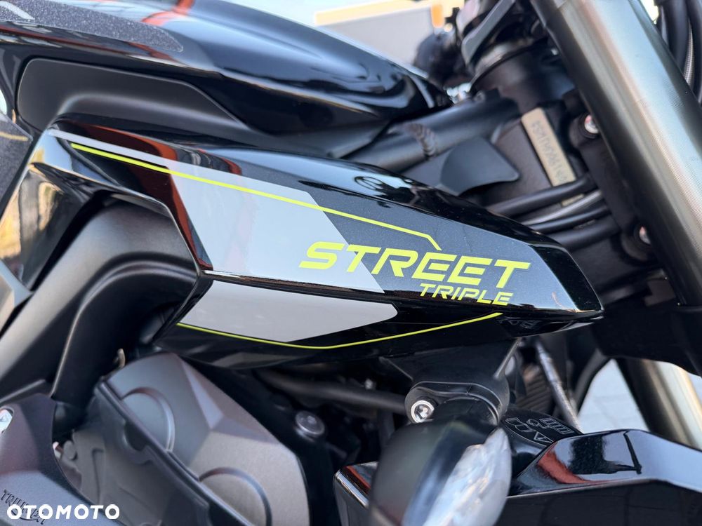 Triumph Street Triple - 7