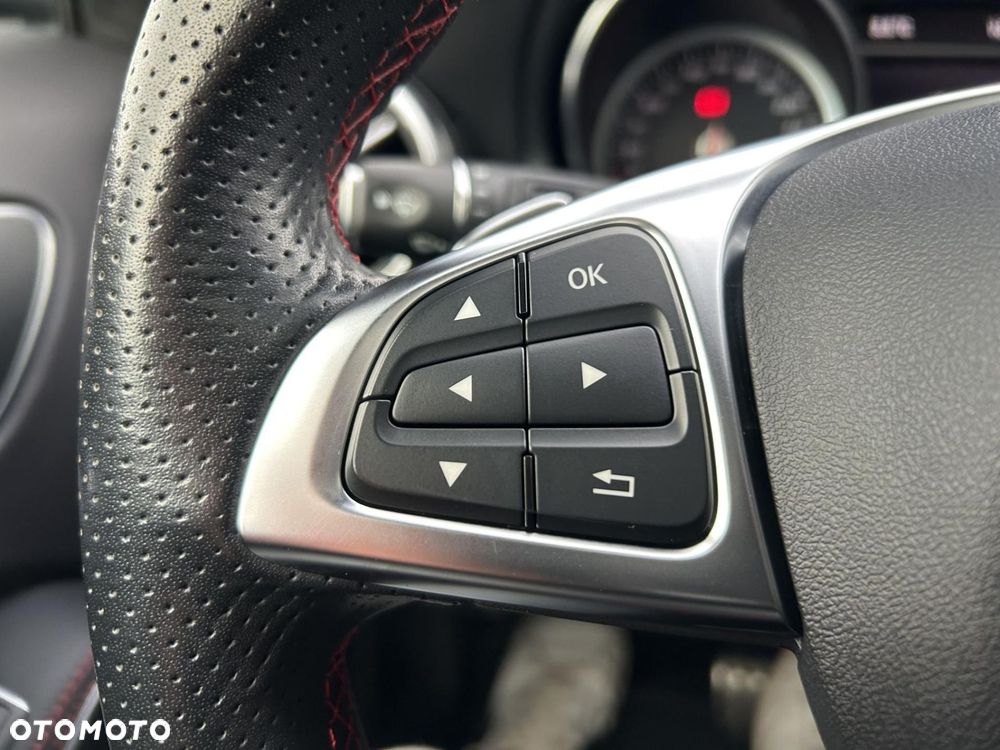 Mercedes-Benz GLA 200 7G-DCT AMG Line - 22