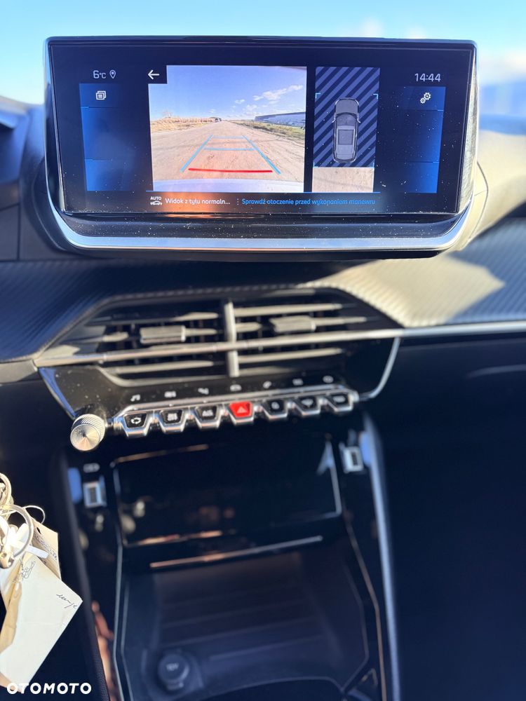 Peugeot 2008 BlueHDi 130 EAT8 Allure - 24