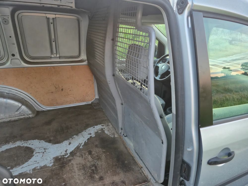 Volkswagen Caddy - 10