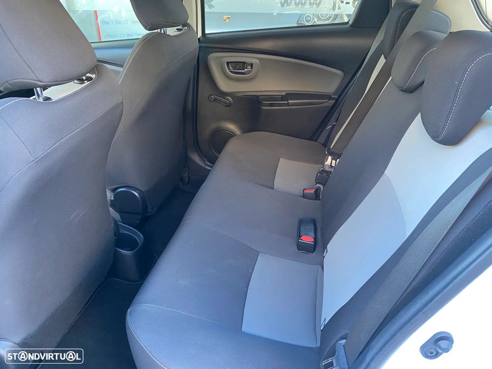 Toyota Yaris 1.0 VVT-i - 38
