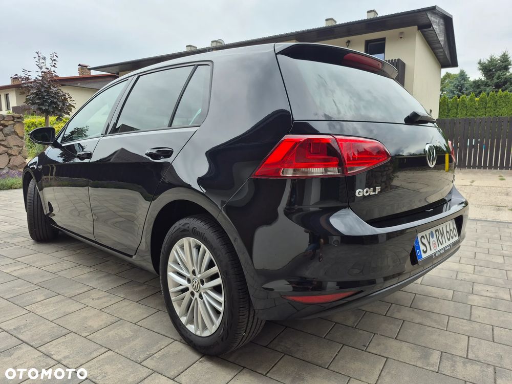 Volkswagen Golf - 5