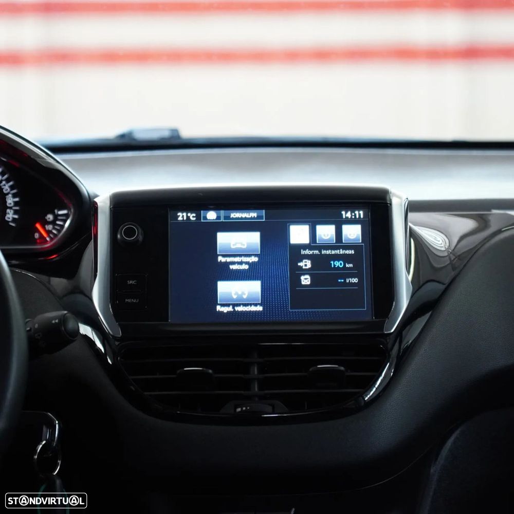 Peugeot 208 1.2 PureTech Style - 28