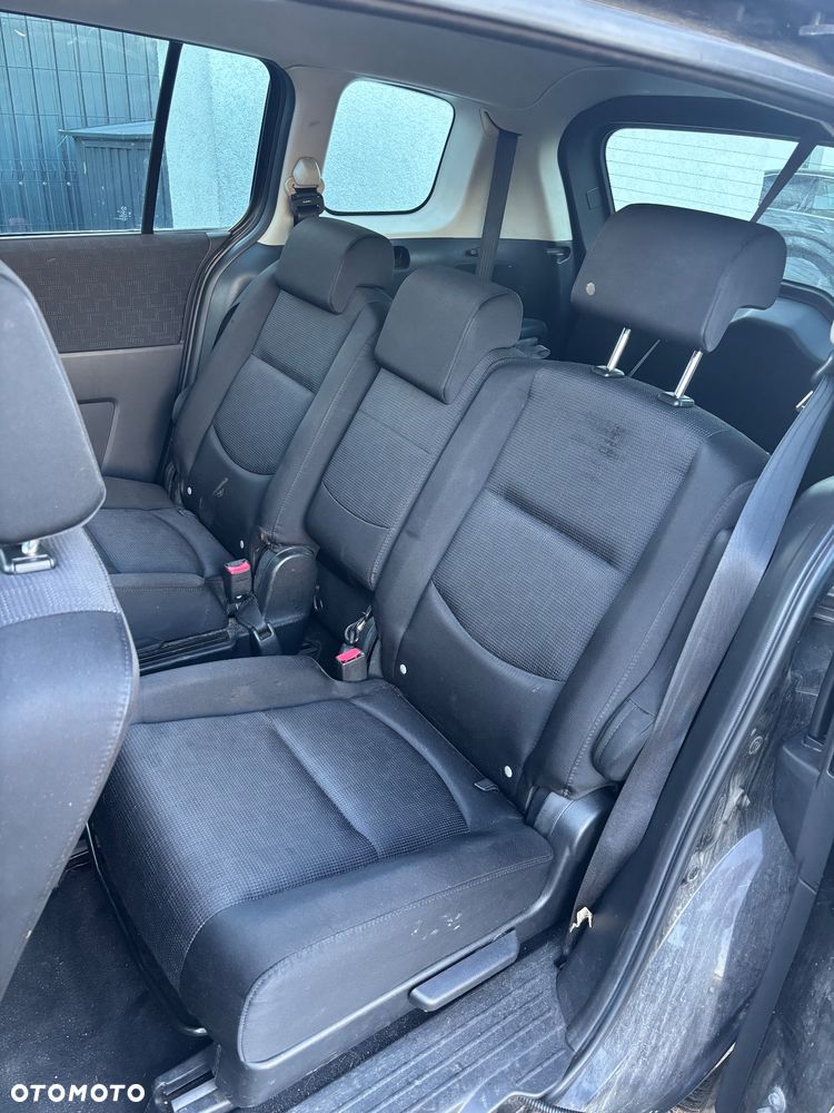 Mazda 5 - 8