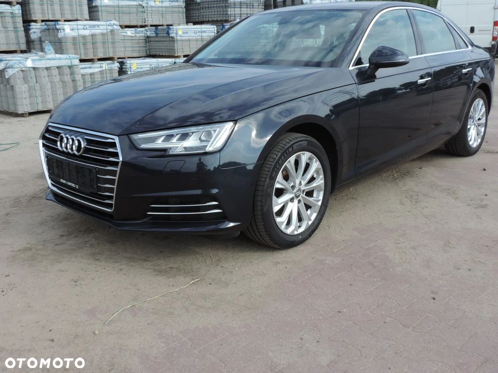 Audi A4 Limousine 1.4 TFSI Design - 1