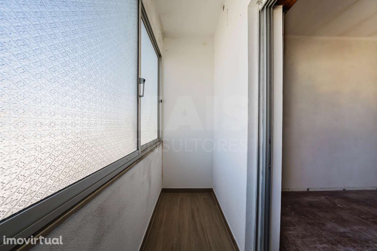Apartamento T2 Renovado em Peniche – Oportunidade de Investimento! - Grande imagem: 2/22