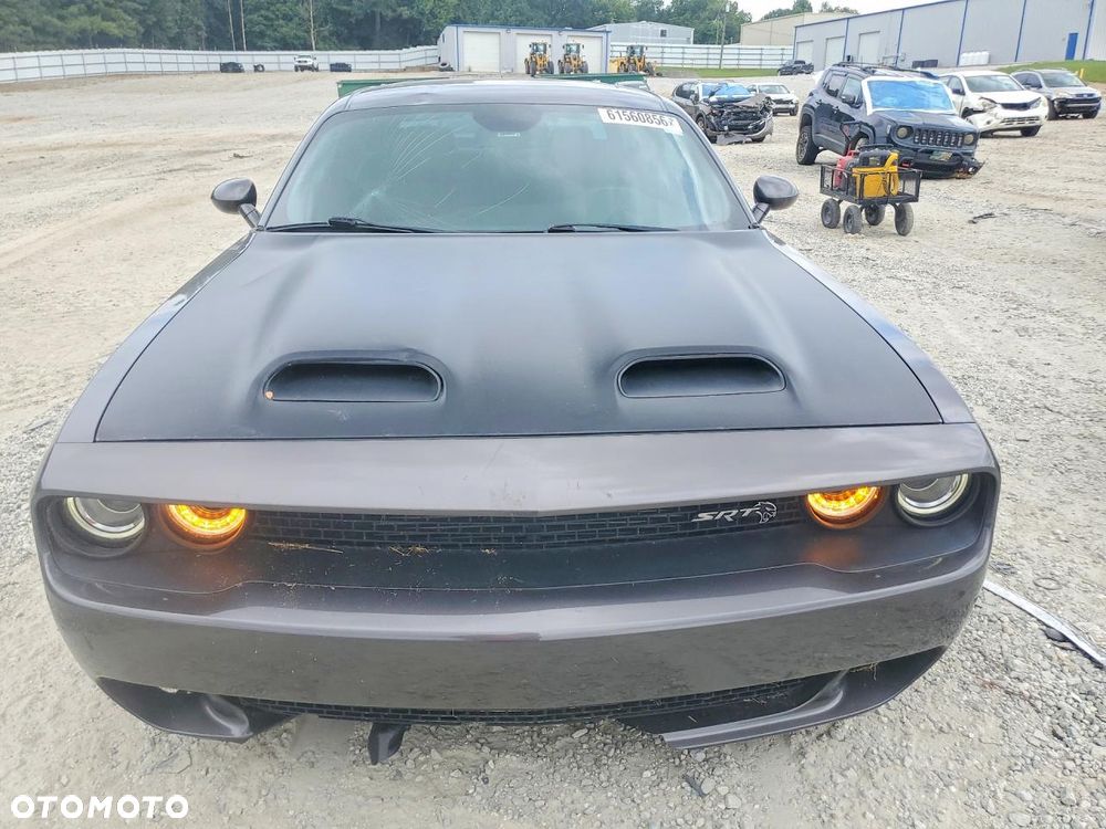 Dodge Challenger - 5