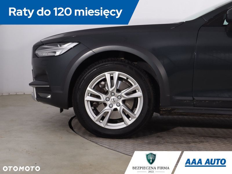 Volvo V90 Cross Country - 16