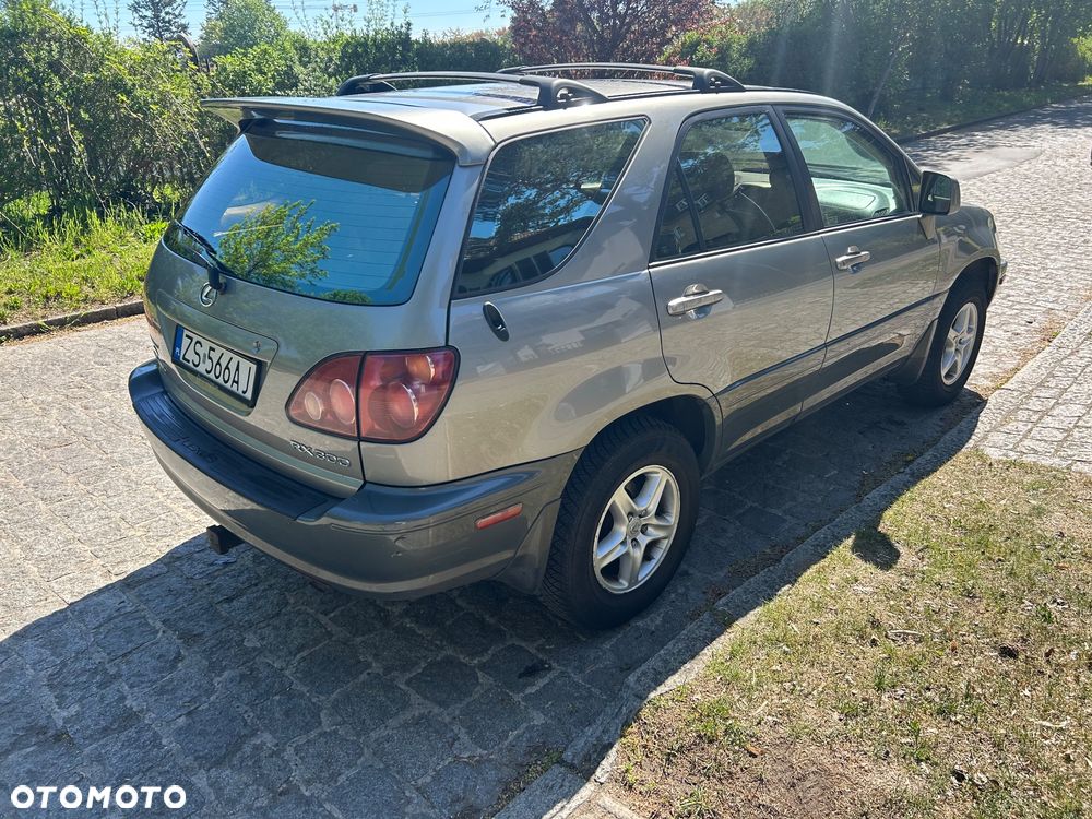 Lexus RX - 7