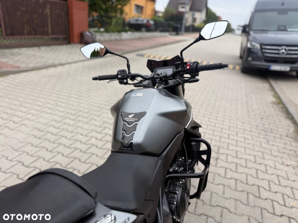Honda CB - 16