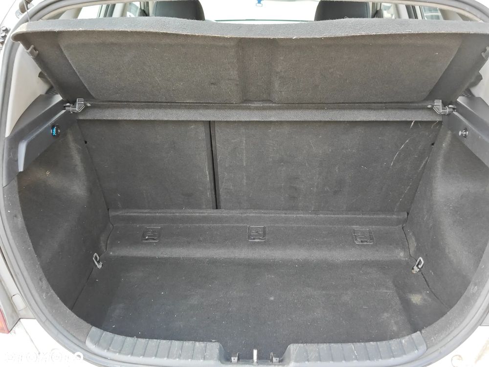 Hyundai i30 1.4 Classic + - 18