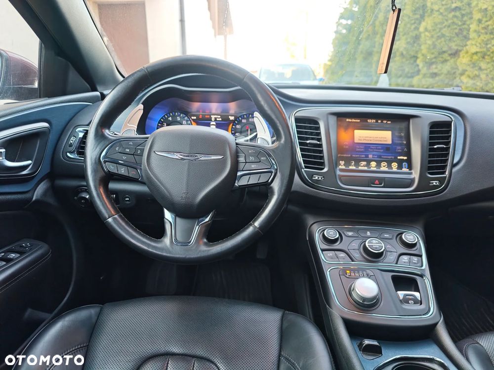 Chrysler 200 - 10