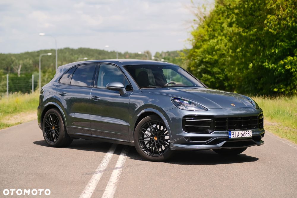 Porsche Cayenne Turbo - 1