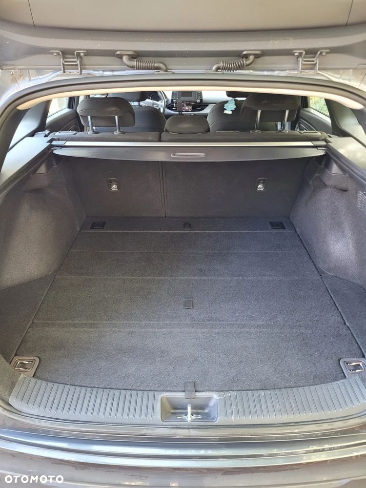 Hyundai i30 1.6 D Classic + DCT - 30
