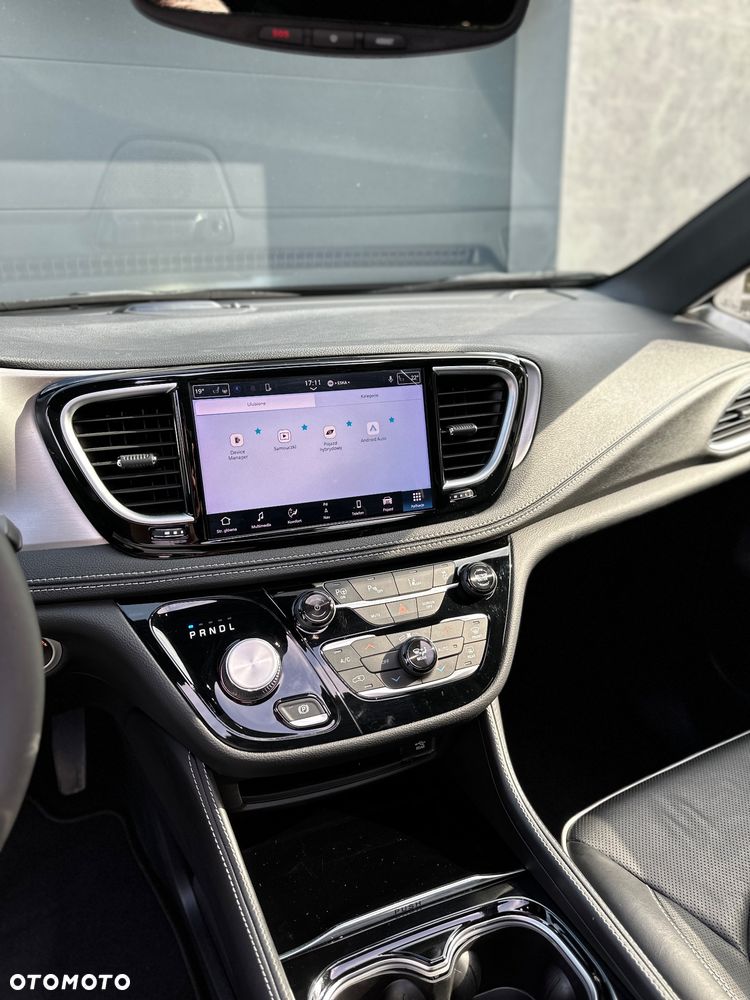 Chrysler Pacifica - 15
