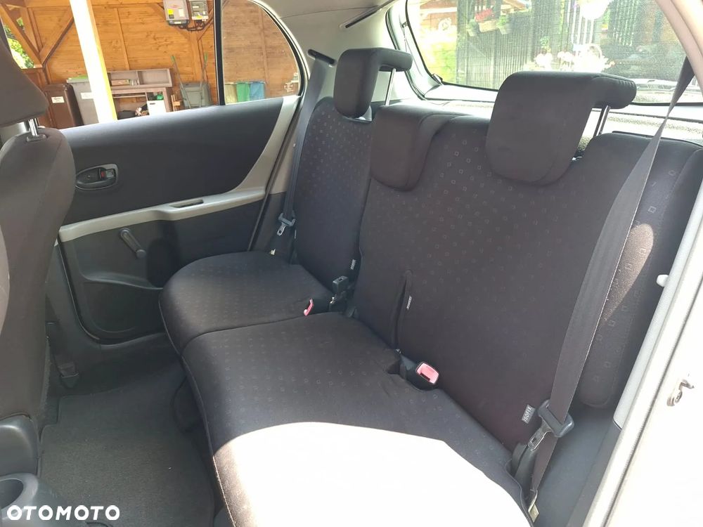 Toyota Yaris - 23