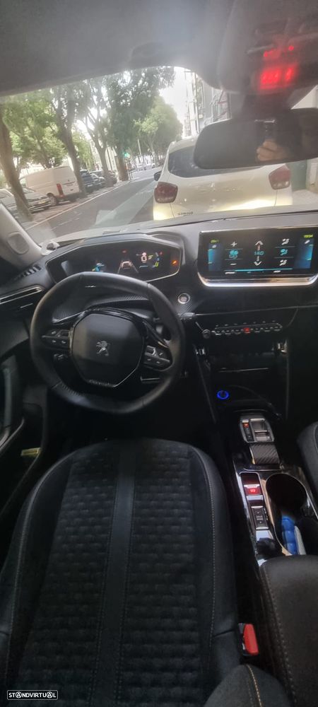 Peugeot e-2008 — fotografia 13