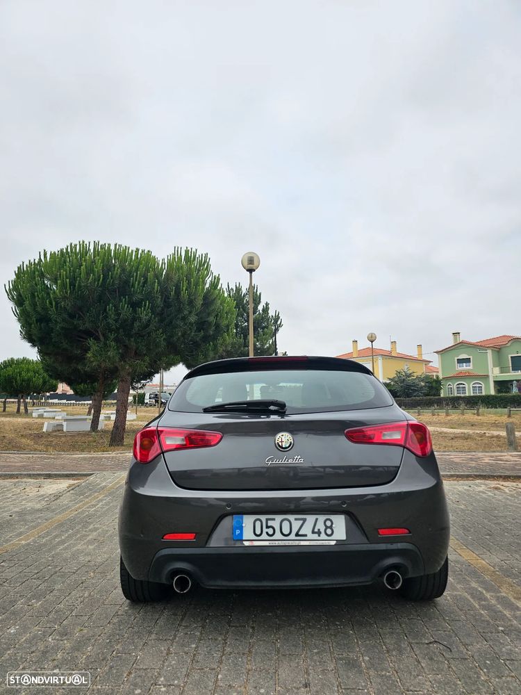 Alfa Romeo Giulietta 2.0 JTDM Exclusive TCT - 6