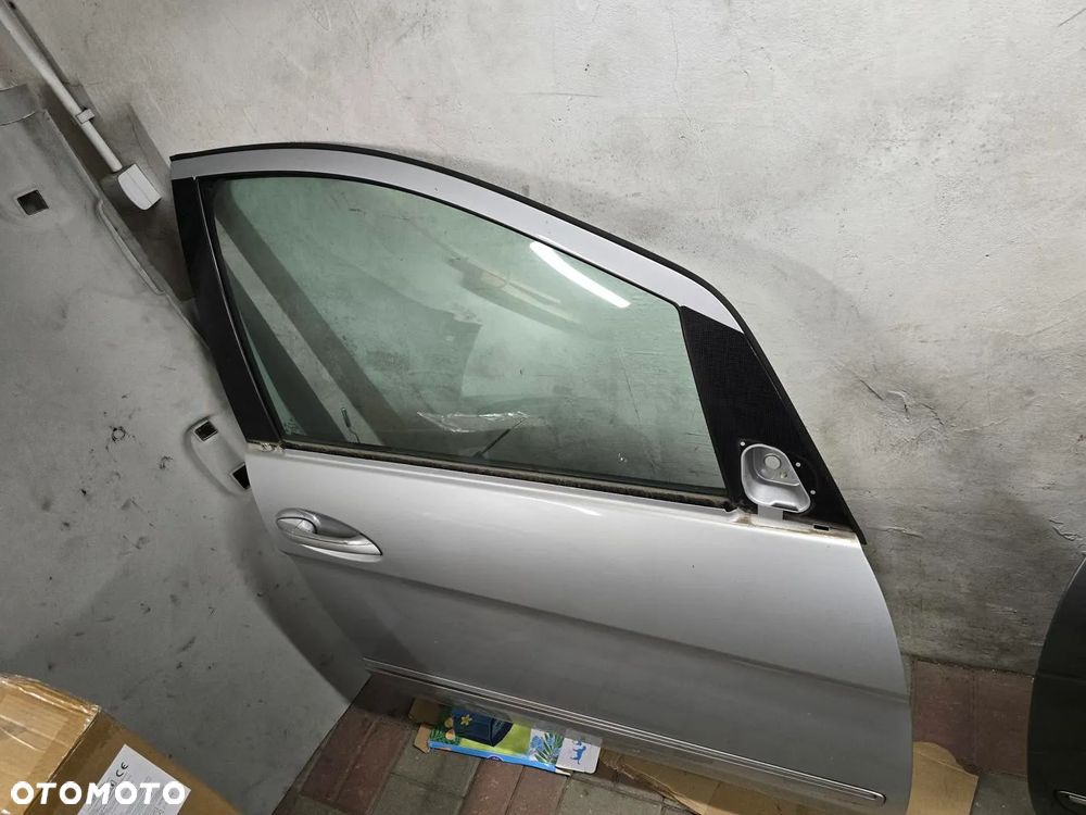 SPRZEDAM MERCEDES B KLASA W245 PRAWE PRZEDNIE DRZWI W KOLOR 761 W ORYGINALE DO MONTAŻU - 5