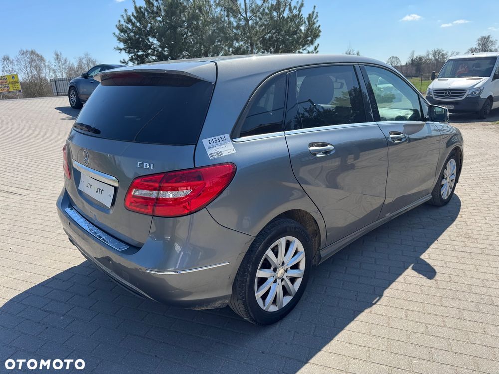 Mercedes-Benz Klasa B 180 CDI (BlueEFFICIENCY) 7G-DCT - 3
