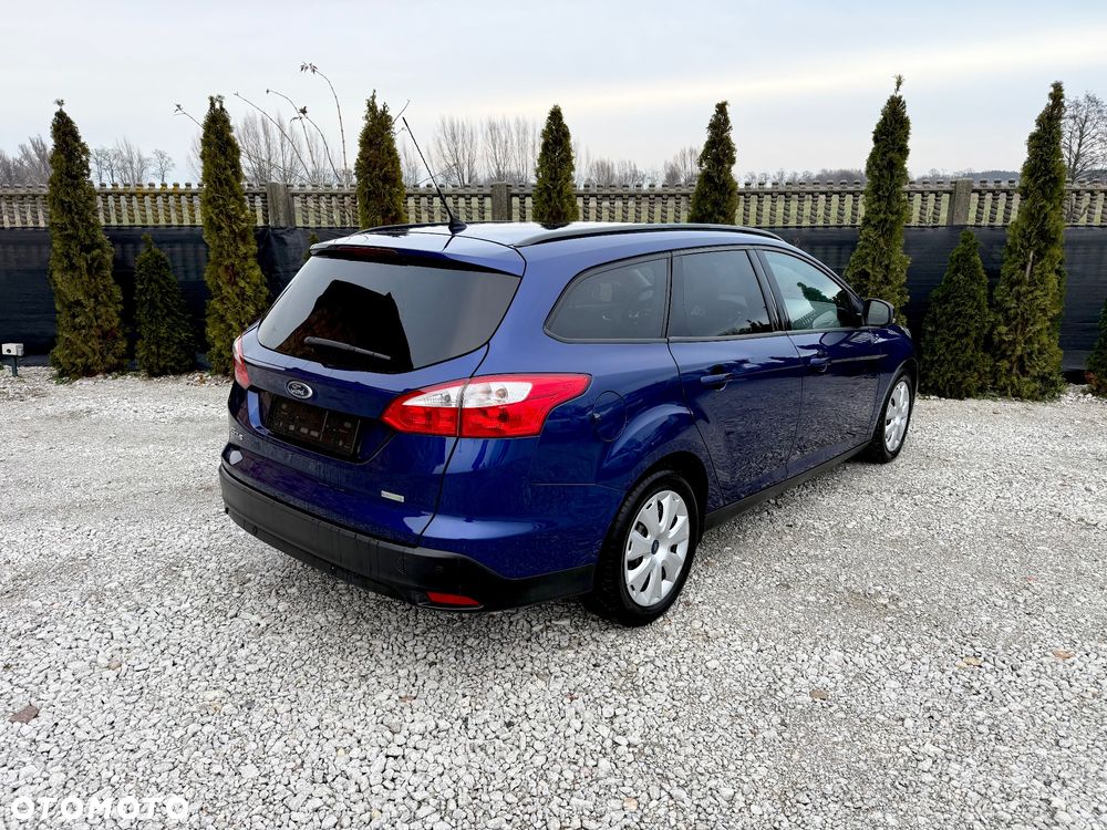 Ford Focus SW - 8