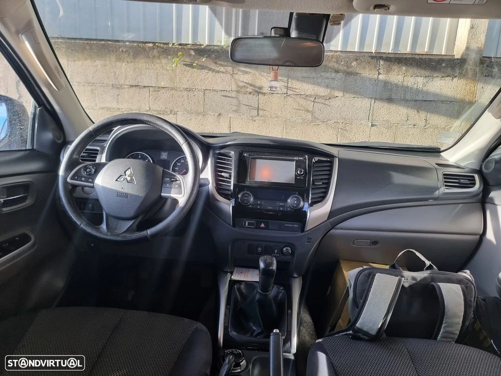 Mitsubishi L200 2.4 DI-D CD Strakar 4WD - 8