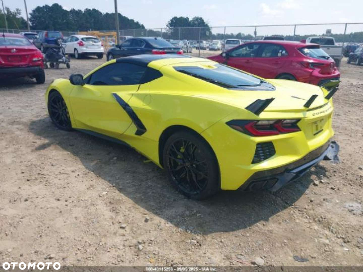 Chevrolet Corvette - 12