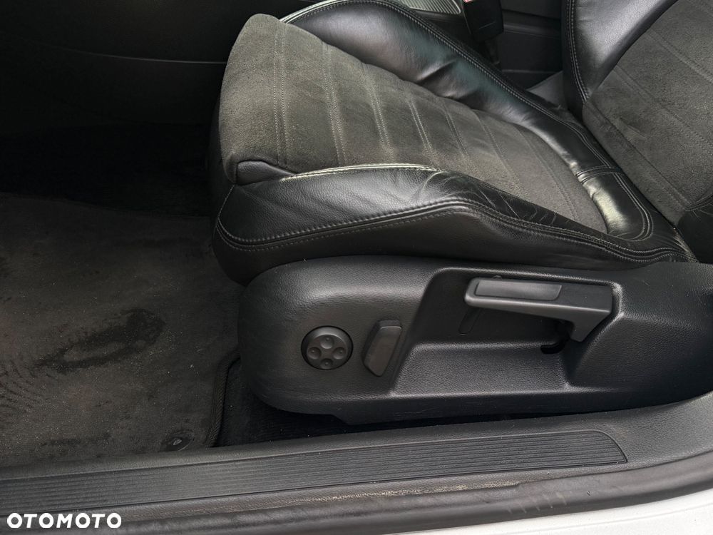 Volkswagen Passat - 14