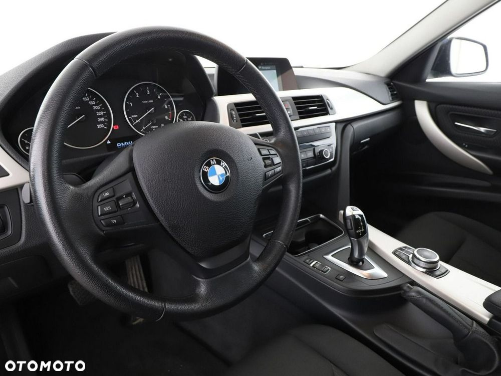 BMW Seria 3 318d Advantage - 15