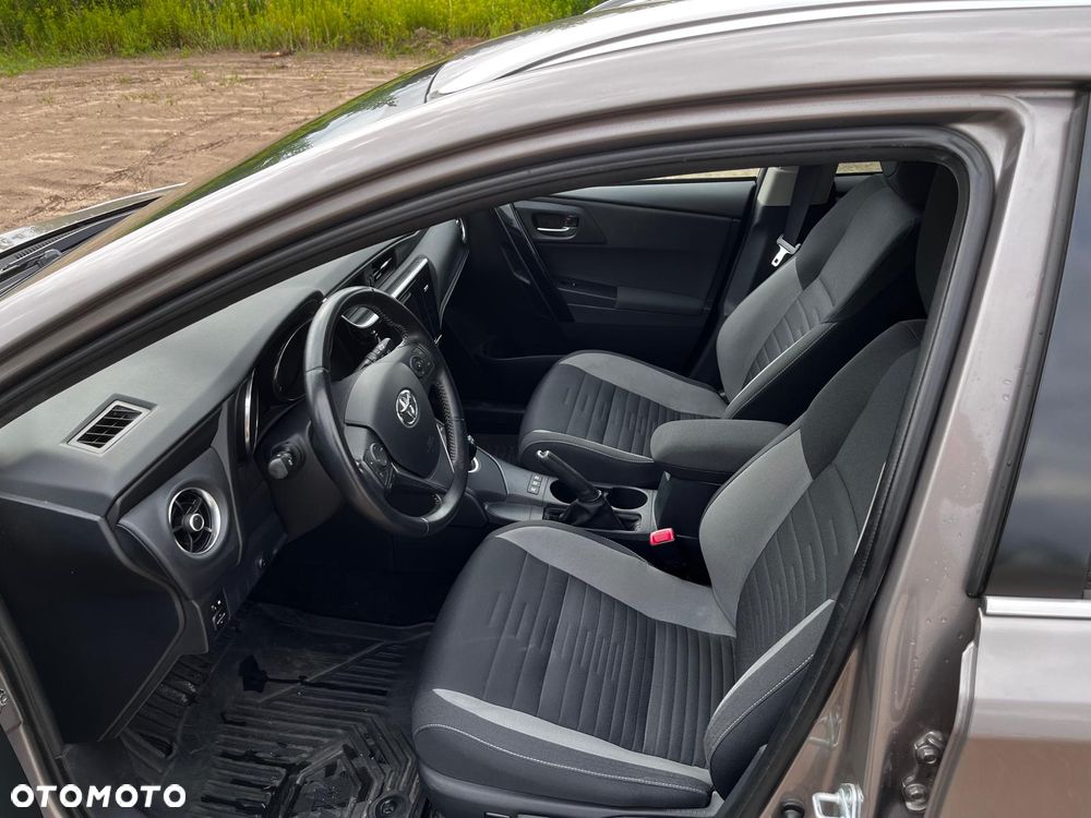 Toyota Auris Hybrid 135 Premium - 8