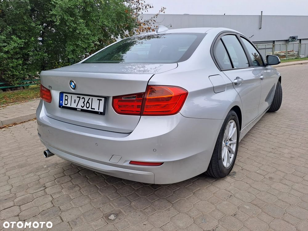 BMW 320I 2012 photo 5