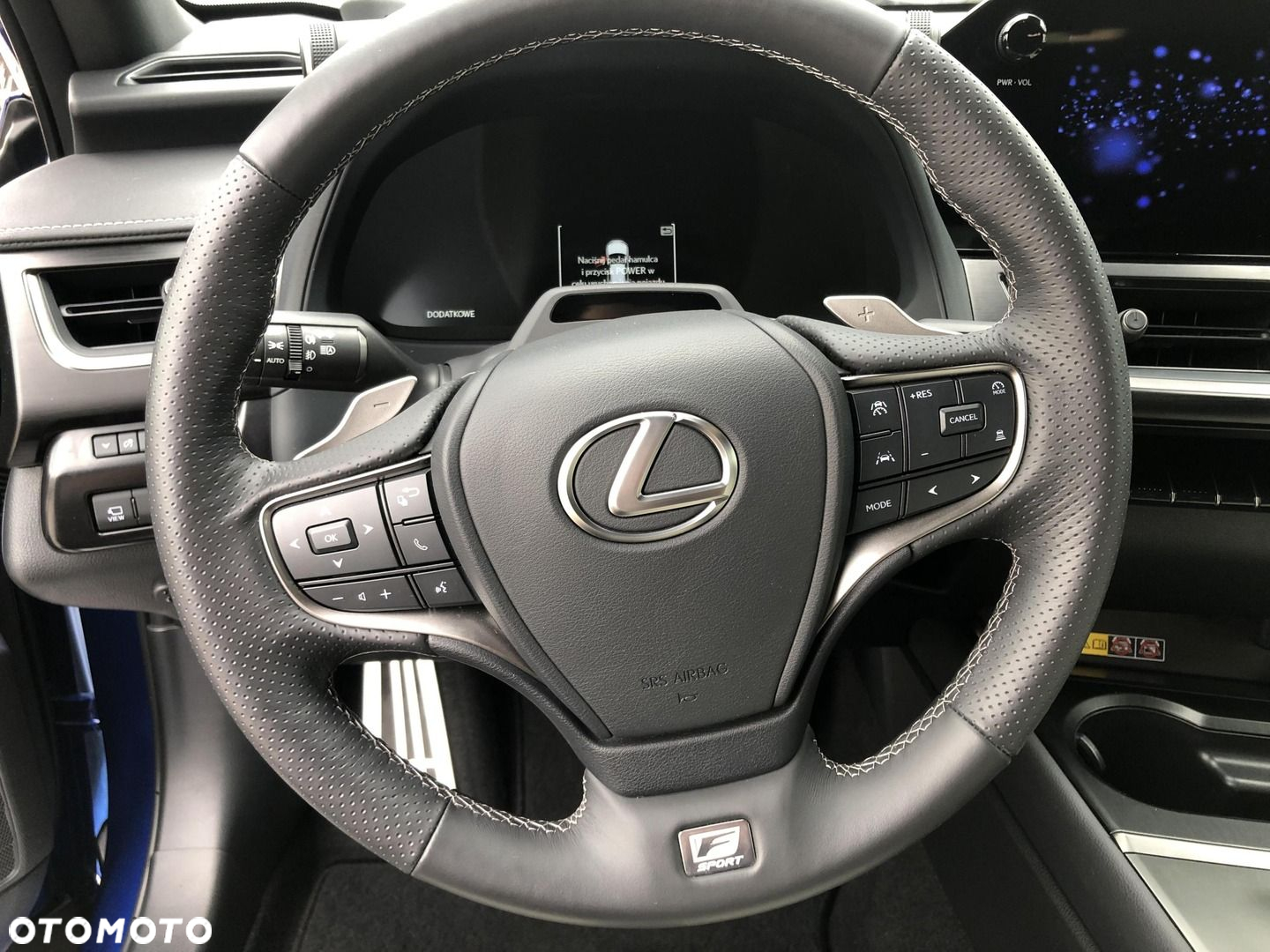 Lexus UX - 15