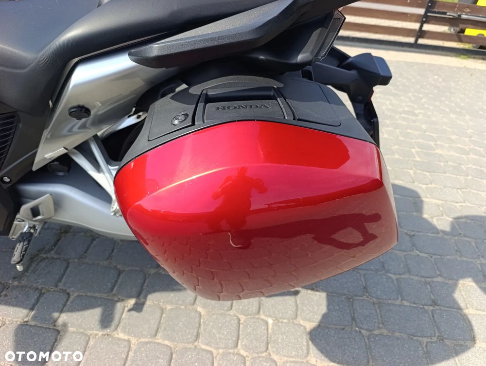 Honda VFR - 28