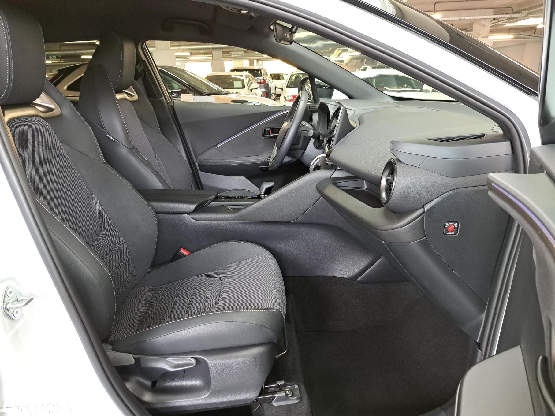 Toyota C-HR - 14