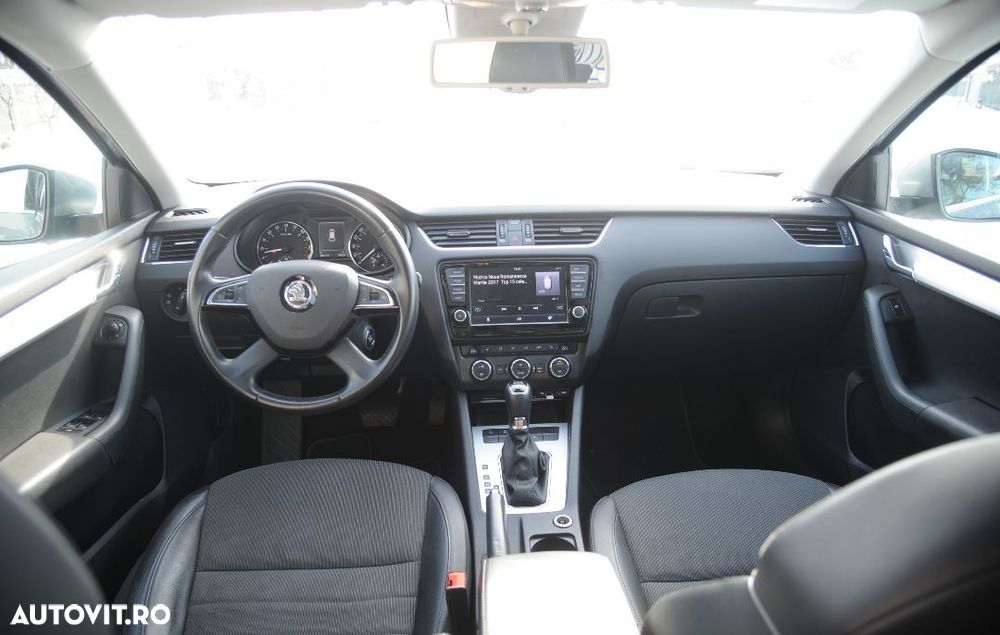 Skoda Octavia 2.0 TDI DSG Ambition - 15