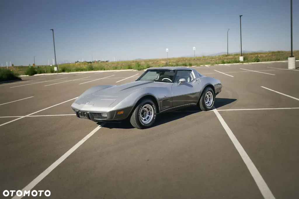 Chevrolet Corvette - 2