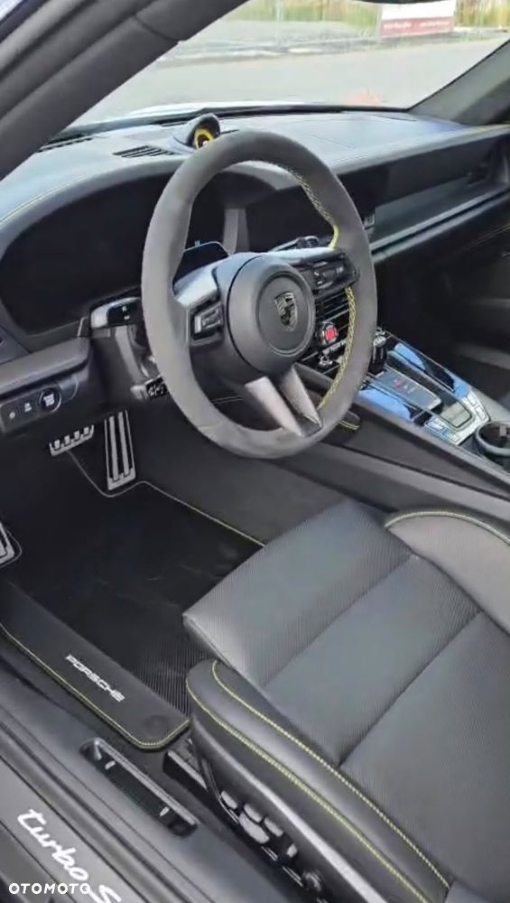 Porsche 911 Carrera Turbo S - 10