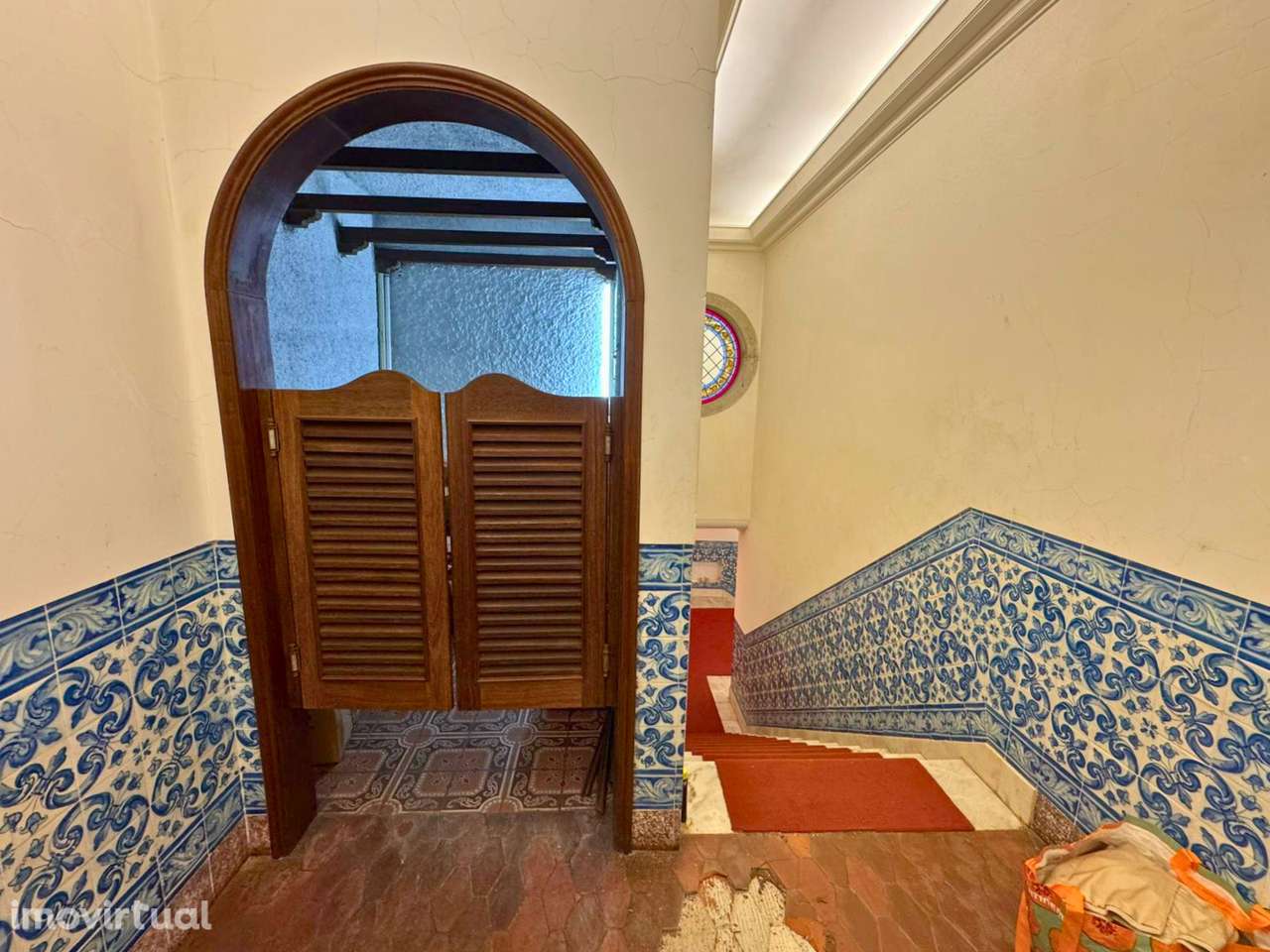 Moradia T5 situada na Azoia de Baixo - Grande imagem: 2/18