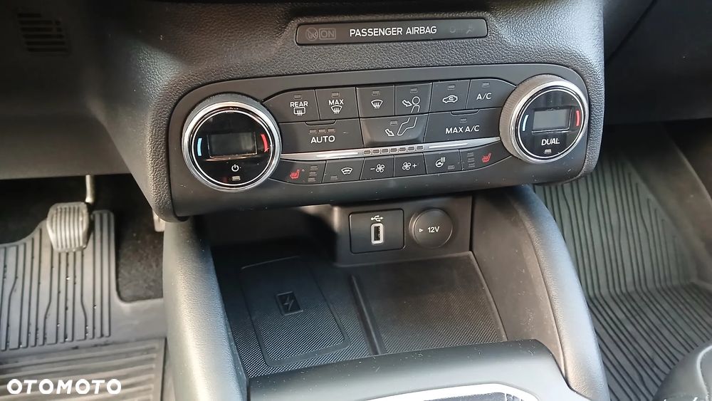 Ford Focus 2.0 EcoBlue Vignale - 30