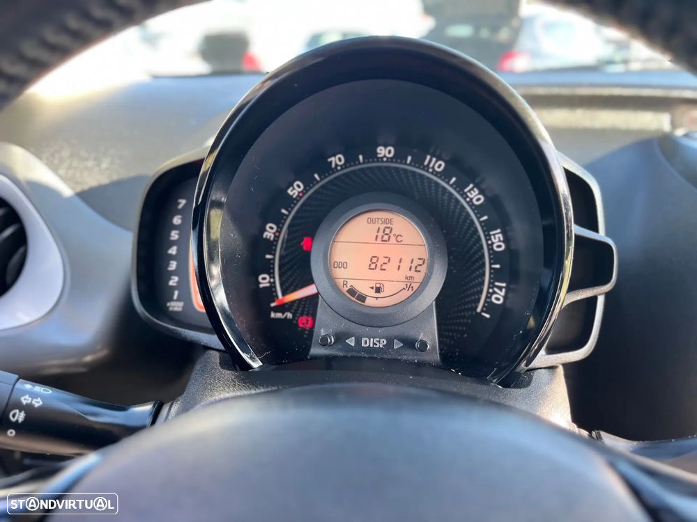 Toyota Aygo x-business - 16