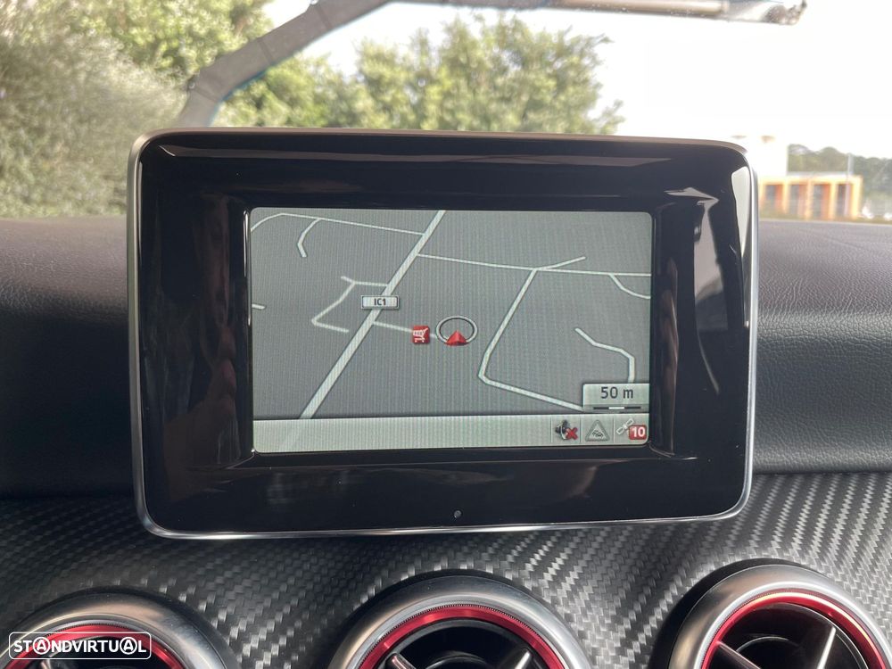 Mercedes-Benz A 200 AMG Line - 20