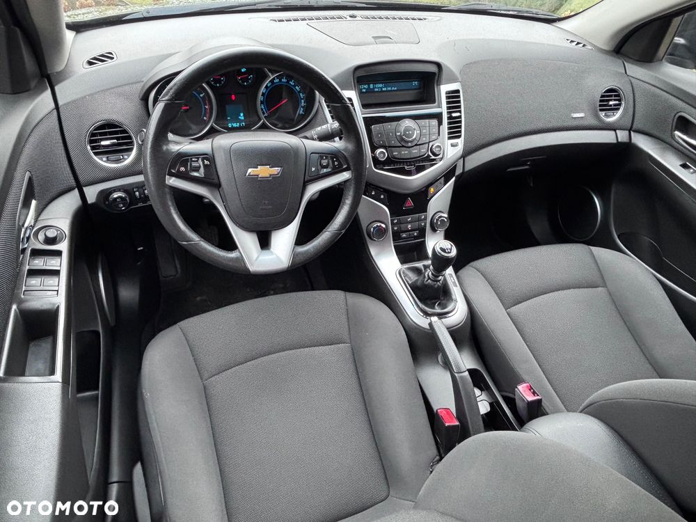 Chevrolet Cruze 1.6 LT - 11