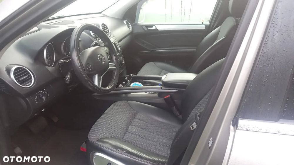 Mercedes-Benz ML - 8