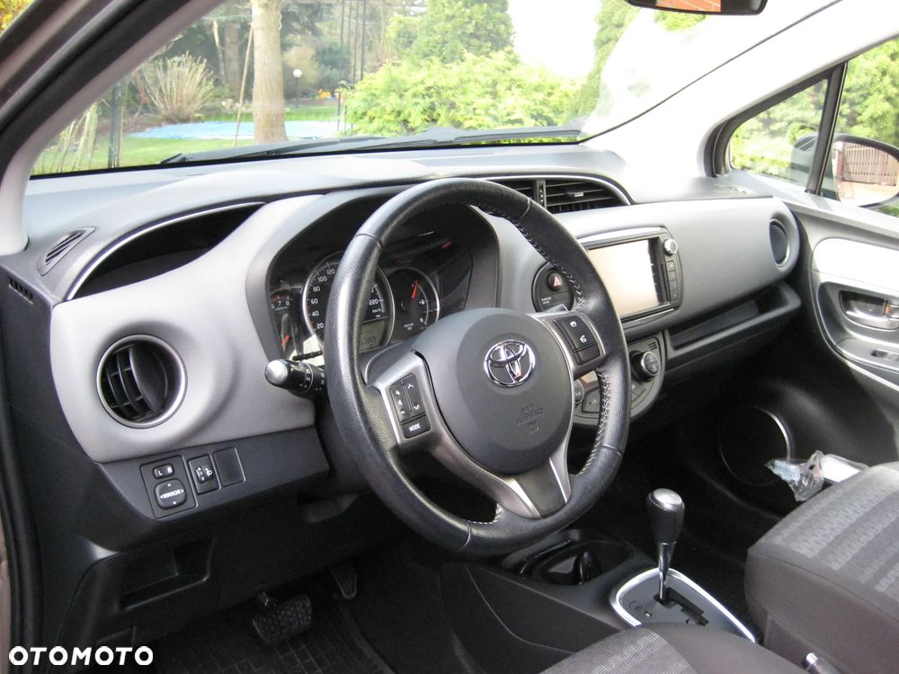 Toyota Yaris - 12
