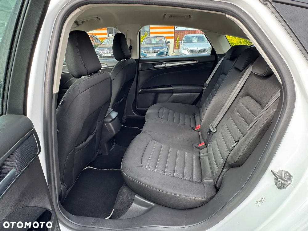 Ford Mondeo 2.0 TDCi Ambiente PowerShift - 26